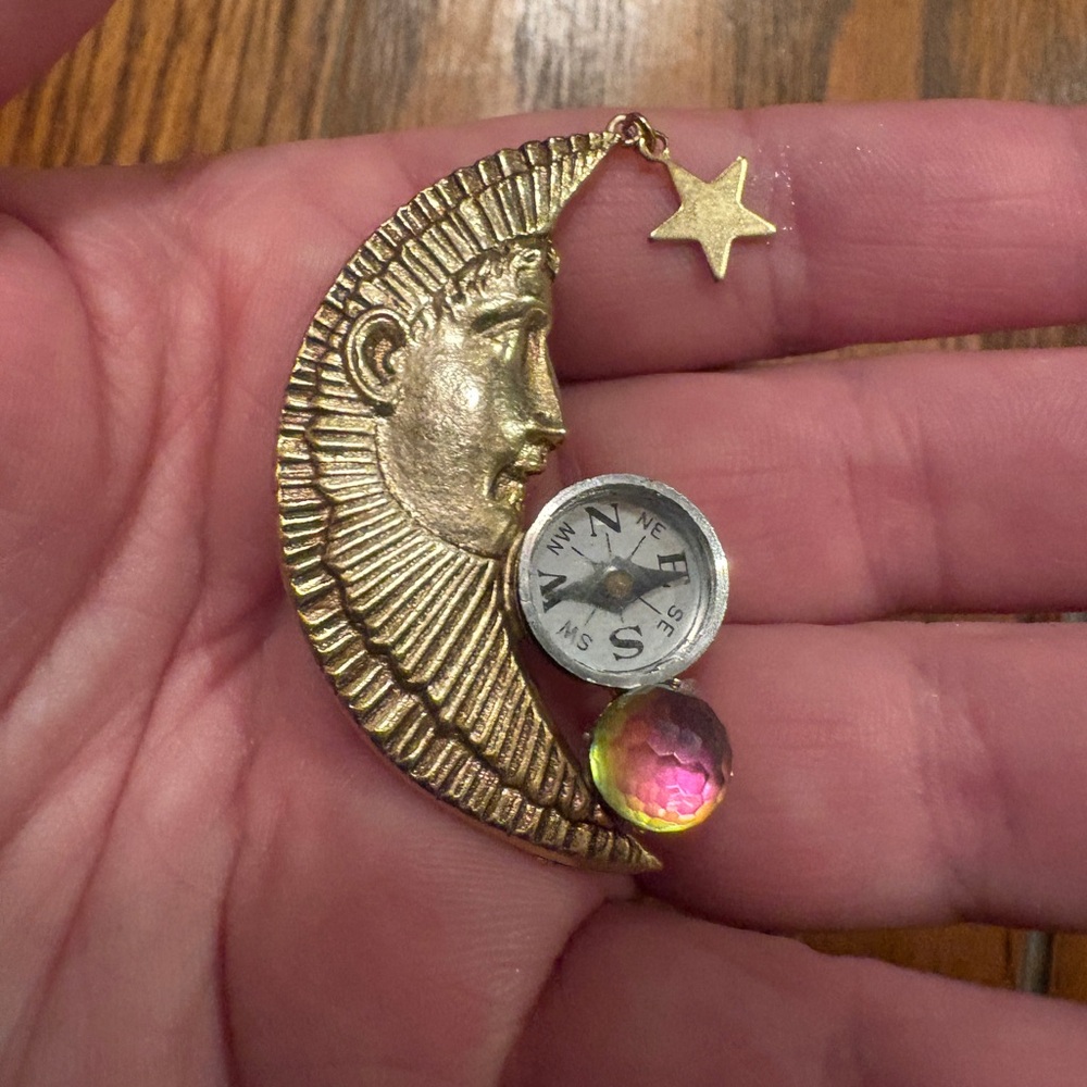 Vintage Kirks Folly Gold Moon Face Star Earrings with Compass and Crystal Accent - Picture 7 of 7